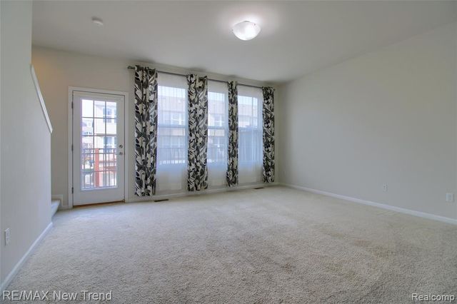 27876 Hopkins Drive, Novi, MI 48377
