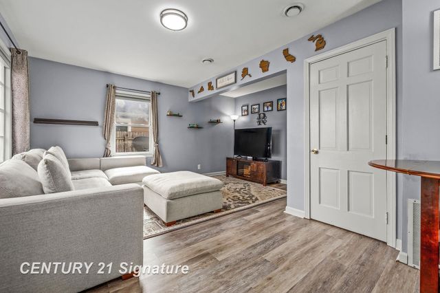 2115 Carolina Street, Midland, MI 48642