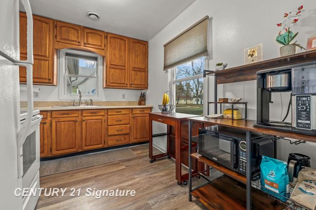 2115 Carolina Street, Midland, MI 48642