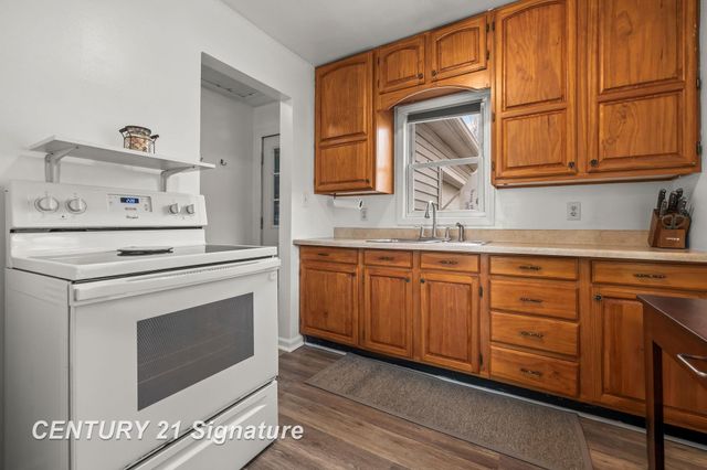 2115 Carolina Street, Midland, MI 48642