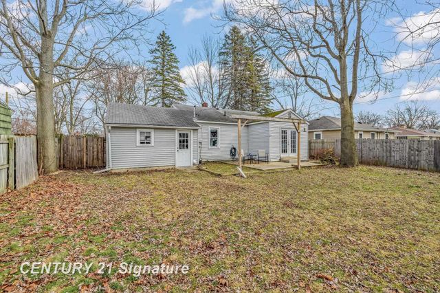 2115 Carolina Street, Midland, MI 48642