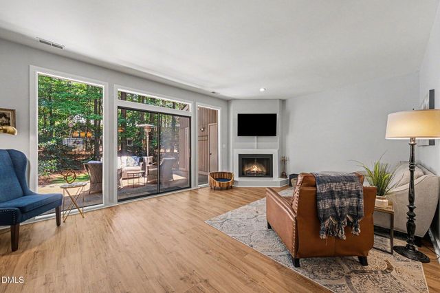 2 Vauxhall Place, Chapel Hill, NC 27517