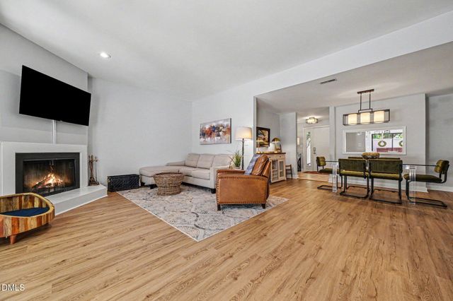 2 Vauxhall Place, Chapel Hill, NC 27517
