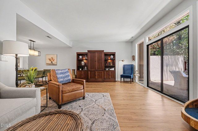 2 Vauxhall Place, Chapel Hill, NC 27517