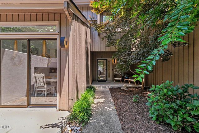 2 Vauxhall Place, Chapel Hill, NC 27517