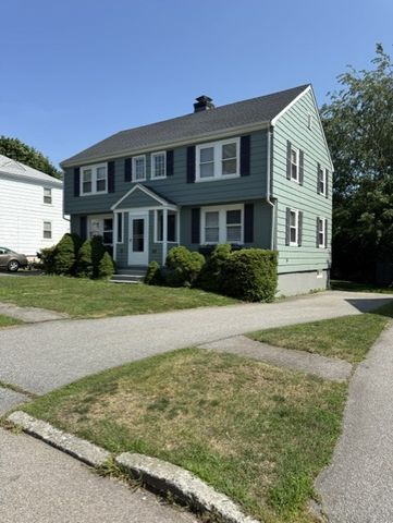 29 Shangri-La Lane, Middletown, RI 02842