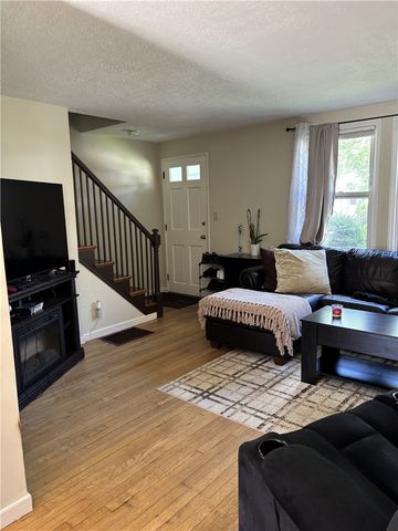 29 Shangri-La Lane, Middletown, RI 02842