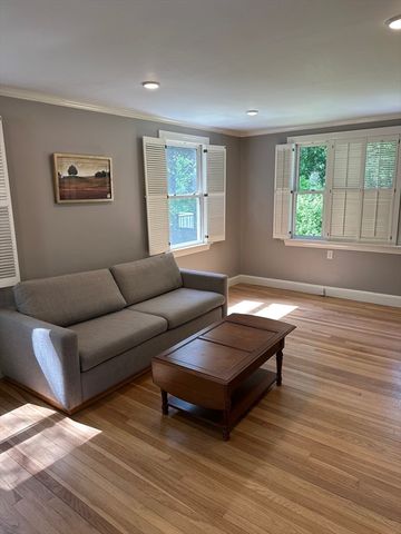 34 Strawberry Hill Street 1, Dover, MA 02030