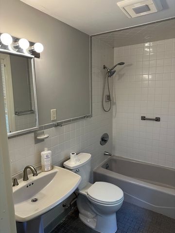 34 Strawberry Hill Street 1, Dover, MA 02030