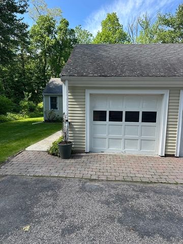 34 Strawberry Hill Street 1, Dover, MA 02030