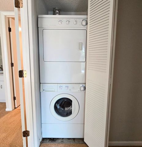 690 Chandler Road 207, Gurnee, IL 60031