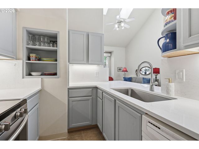 9008 Ne 54TH St D12, Vancouver, WA 98662