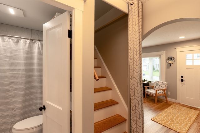 4 Glenwood Ave, Foxboro, MA 02035