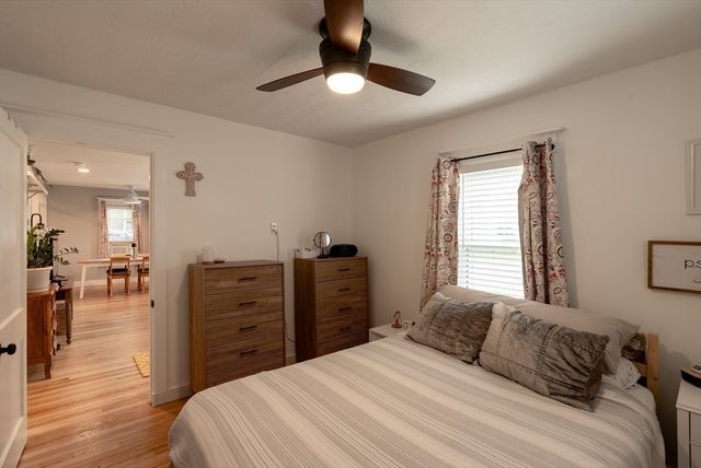 4 Glenwood Ave, Foxboro, MA 02035