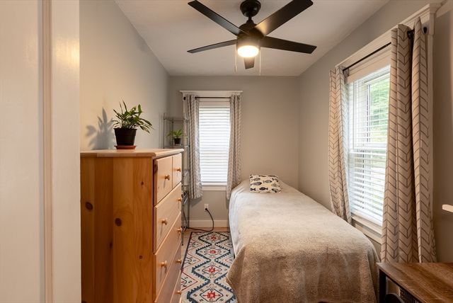 4 Glenwood Ave, Foxboro, MA 02035
