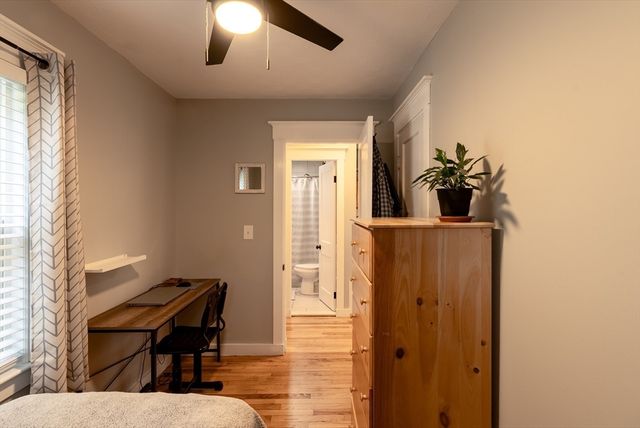 4 Glenwood Ave, Foxboro, MA 02035