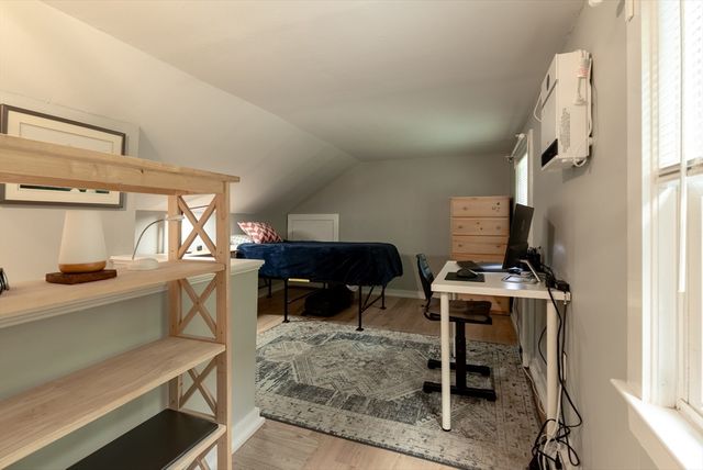 4 Glenwood Ave, Foxboro, MA 02035