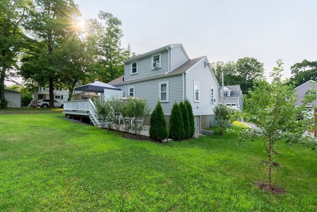 4 Glenwood Ave, Foxboro, MA 02035