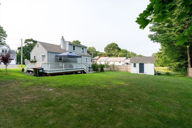 4 Glenwood Ave, Foxboro, MA 02035