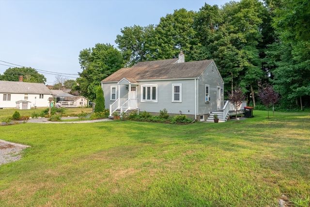 4 Glenwood Ave, Foxboro, MA 02035