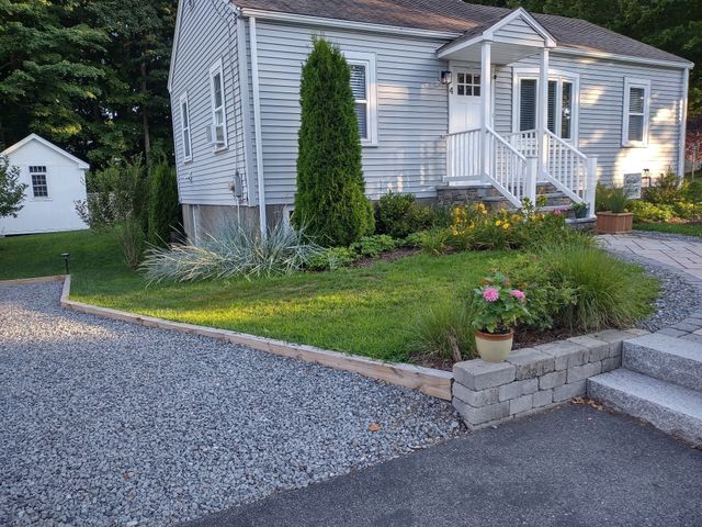 4 Glenwood Ave, Foxboro, MA 02035