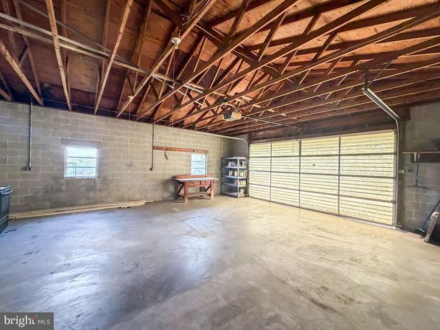 526 BARREN RD, Oxford, PA 19363