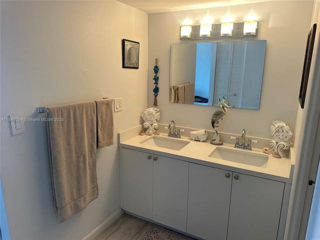 11111 Biscayne Blvd 16C, Miami, FL 33181