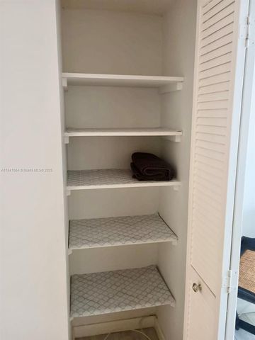 11111 Biscayne Blvd 16C, Miami, FL 33181