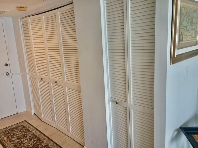 11111 Biscayne Blvd 16C, Miami, FL 33181