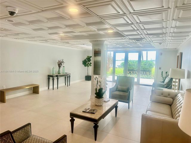 11111 Biscayne Blvd 16C, Miami, FL 33181