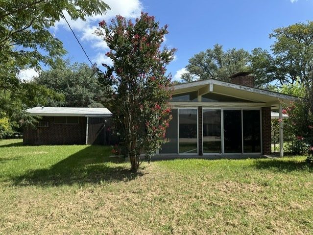 1705 Jefferson Street, Commerce, TX 75428