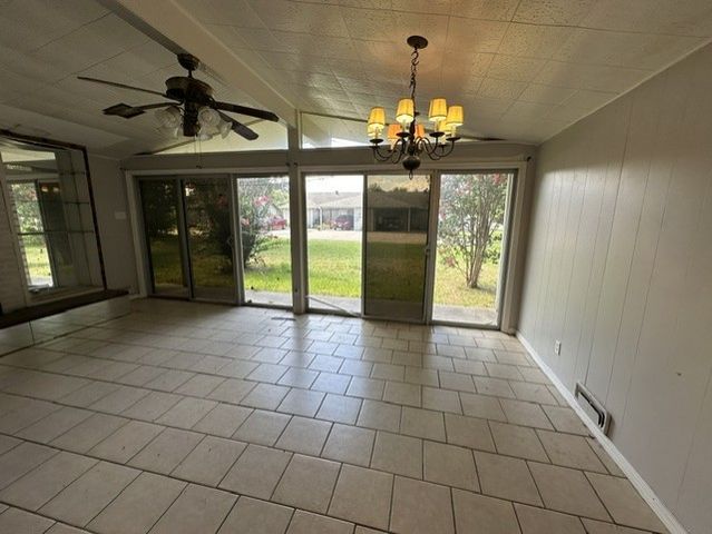 1705 Jefferson Street, Commerce, TX 75428