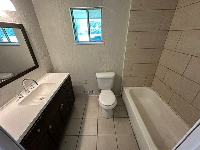 1705 Jefferson Street, Commerce, TX 75428
