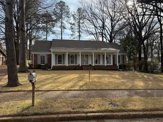 6699 GARDEN OAKS DR, Memphis, TN 38120