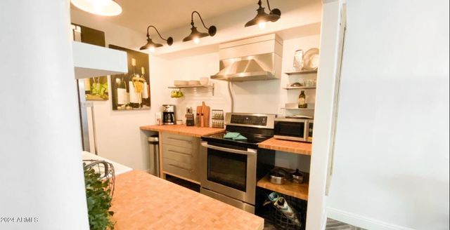 7625 E Camelback Road Unit 142A, Scottsdale, AZ 85251