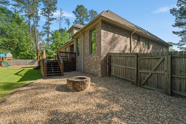 49 Parsons Creek, Hattiesburg, MS 39402