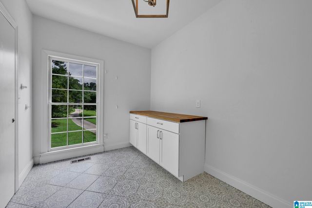 1147 RIVERCHASE PARKWAY W, Hoover, AL 35244