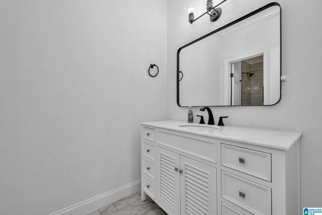 1147 RIVERCHASE PARKWAY W, Hoover, AL 35244