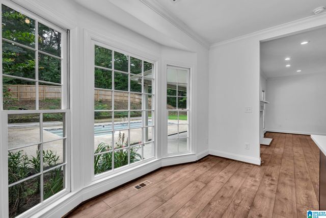 1147 RIVERCHASE PARKWAY W, Hoover, AL 35244