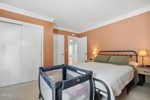 221 Charleston Street, Weber City, VA 24290