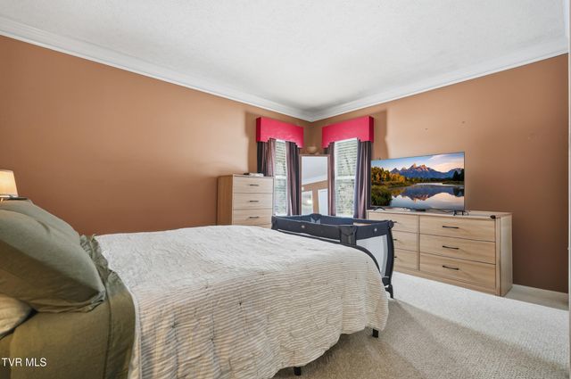 221 Charleston Street, Weber City, VA 24290