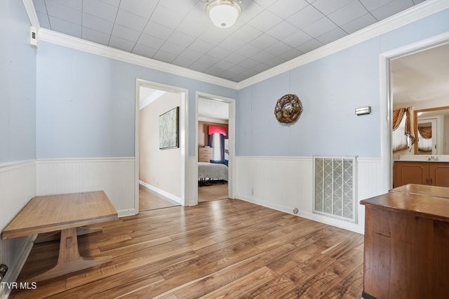 221 Charleston Street, Weber City, VA 24290