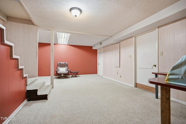 221 Charleston Street, Weber City, VA 24290