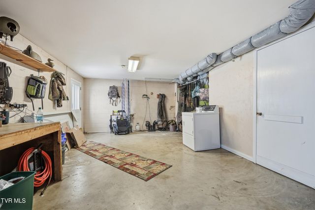 221 Charleston Street, Weber City, VA 24290