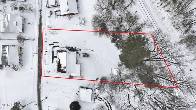 221 Charleston Street, Weber City, VA 24290