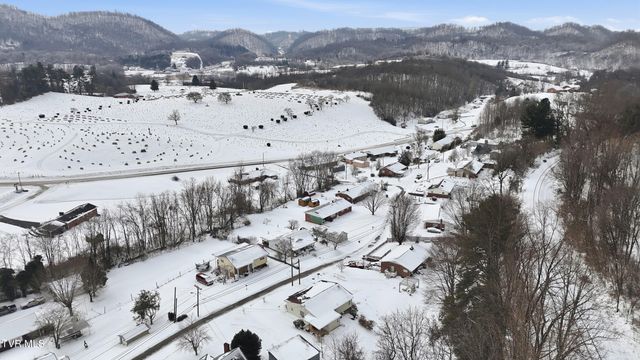 221 Charleston Street, Weber City, VA 24290