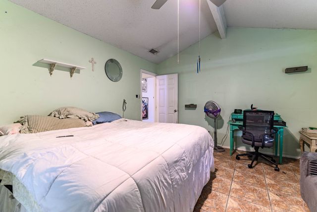2108 Warwick Drive, Arlington, TX 76015