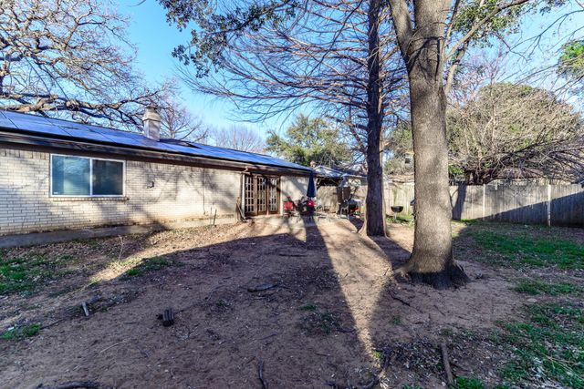 2108 Warwick Drive, Arlington, TX 76015