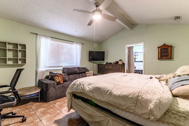 2108 Warwick Drive, Arlington, TX 76015