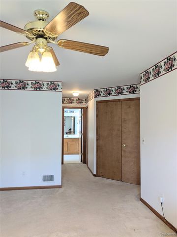 17845 Pointe Circle, Clinton Charter Township, MI 48038